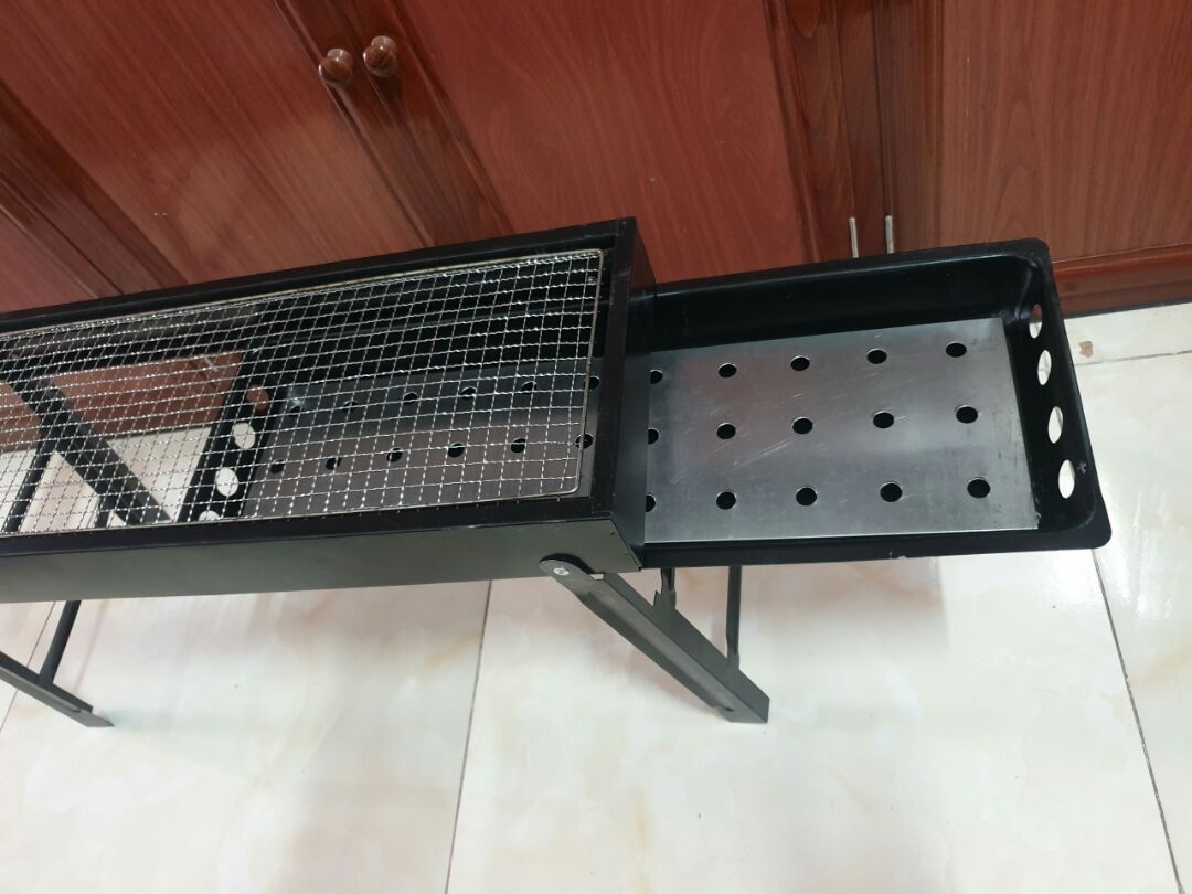 Bếp nướng rất chắc chắn, loại dài nướng được khá nhiều đồ, nhà mình tổ chức BBQ ngoài trời quá ưng luôn. 5* cho chất lượng ^^