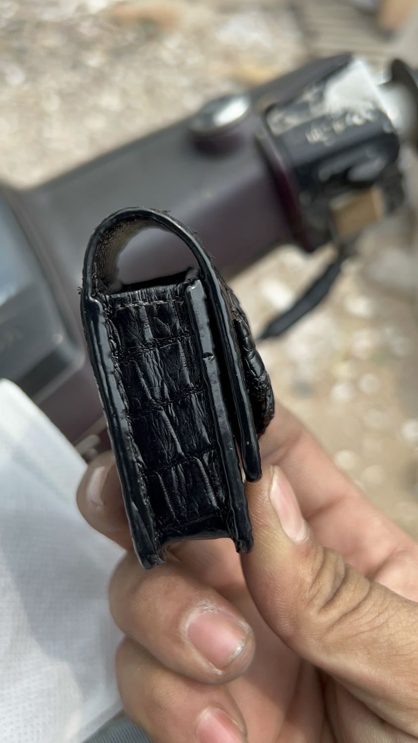 Sảm phẩm rất đẹp và sắc xảo, nên mua lắm nha các bác