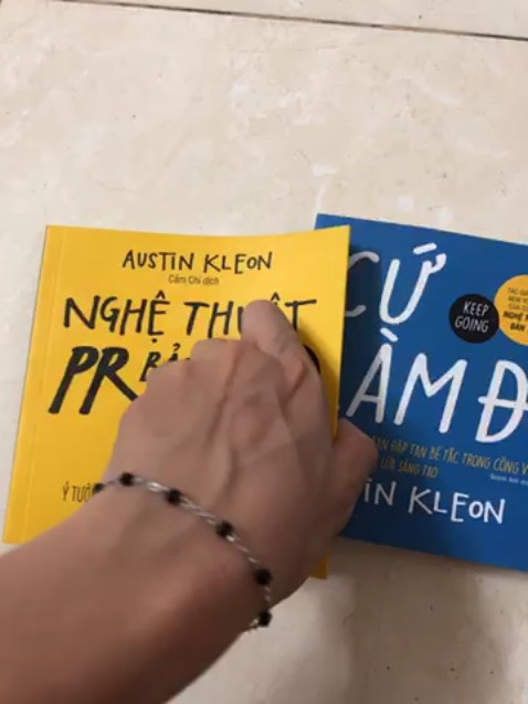 Sách ok, giấy ruột hơi mỏng nhưng với giá này thì ok rồi