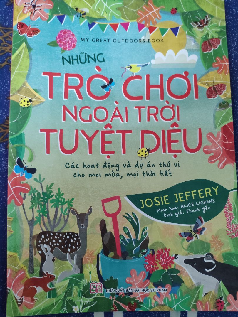 Sách giới thiệu nhiều trò chơi ngoài trời hay và thú vị, nhiều tranh ảnh kèm theo, tiki đóng gói hàng cẩn thận