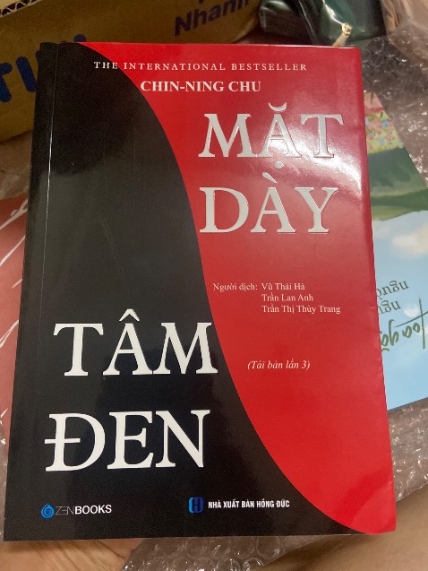 Thằng em giới thiệu, chưa đọc nên chưa biết có gì hấp dẫn ko