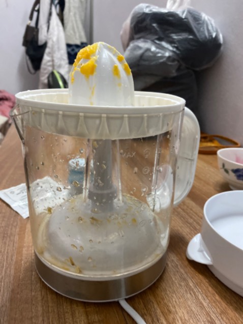 Cũng ổn mọi người ạ. Lắp cái đầu kia vào thì nước chảy thẳng vào cốc còn bỏ ra thì nc chảy xuống bình chứa nhéee. Bền hay ko thì chưa xác nhận đc :)) Lock & Lock thì mong uy tín :))