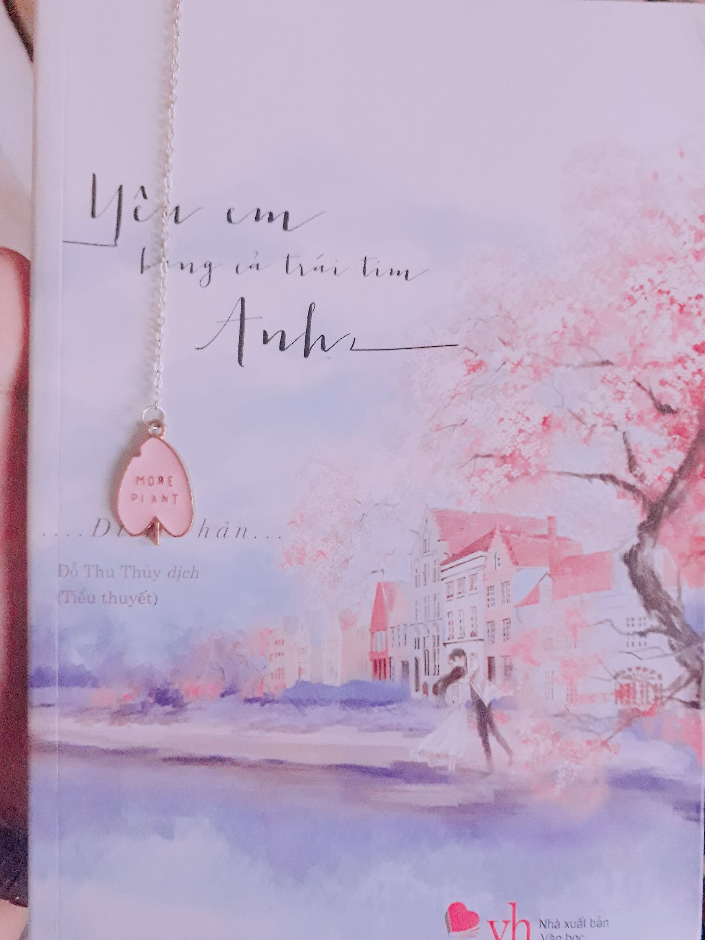 bìa sách đẹp nội dung nhẹ nhàng hay chỉ là mk thik sách hơi cũ bị cong mép sách