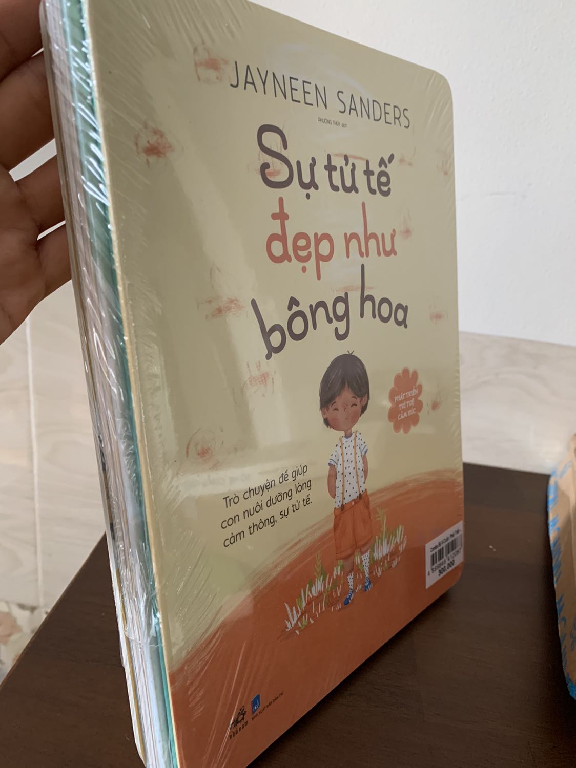 Sách hay, nên đọc. Cần có những cuốn sách sâu sắc như thế này để giúp người đọc hiểu rõ giá trị giáo dục và lựa chọn đúng đắn