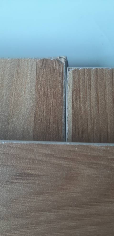 Đóng gói còn sơ sài nên hàng giao tới tay thì k được đẹp nữa