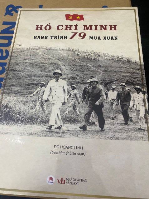 Lần đầu mua sách bên tiki, trời ơi, không những giao hàng nhanh mà đóng gói cực kỳ chỉn chu bảo sao giá nhỉnh hơn 1 chút so với sàn khác, cơ mà quá xứng đáng