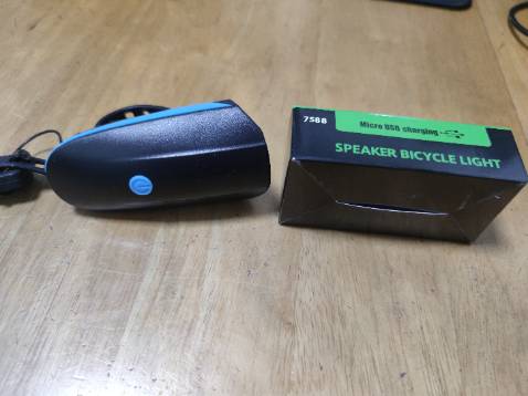 Ánh sáng chiếu xa, kiểu dáng gọn nhẹ, còi phát to, rất hài lòng với sp