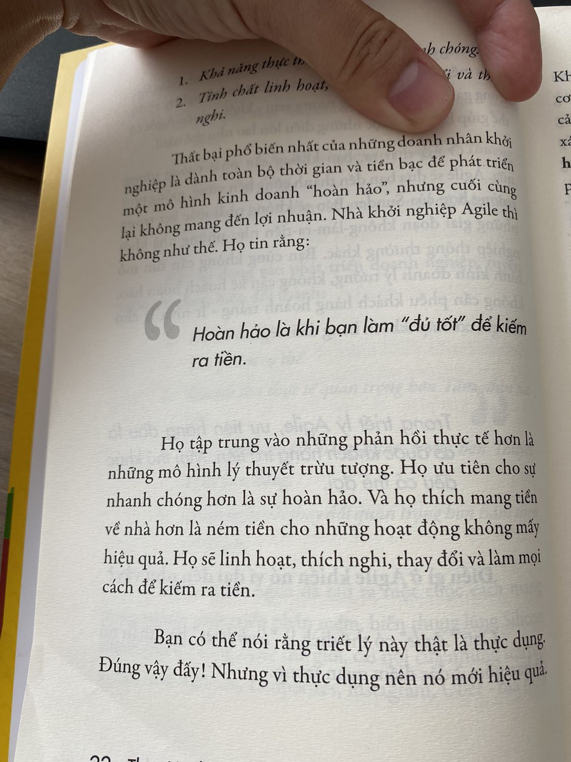 Khi quét mã không ngờ được nói chuyện với tác giả. Tác giả rất dễ thương và nhiệt tình, anh còn chia sẻ, giải đáp những thắc mắc khó khăn mà mình hỏi nữa. Sách rất hay và thực tế, dễ áp dụng, sẽ ủng hộ sách của anh thêm
