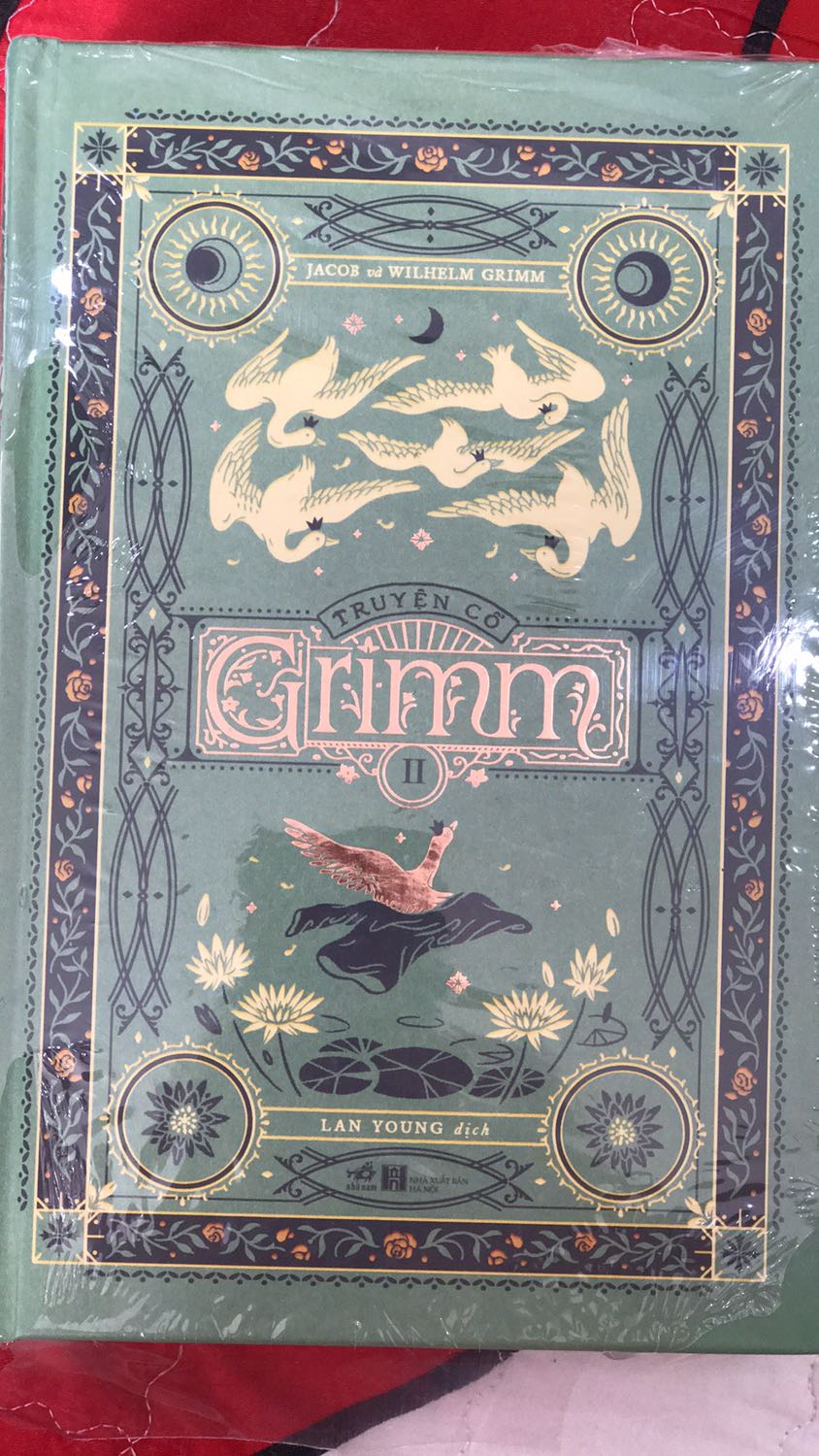 Sách cực đẹp, giao cực nhanh, tuy ko có chống sốc nhưng vẫn nguyên vẹn ko móp hay trầy gì. Giá sale cực tốt.