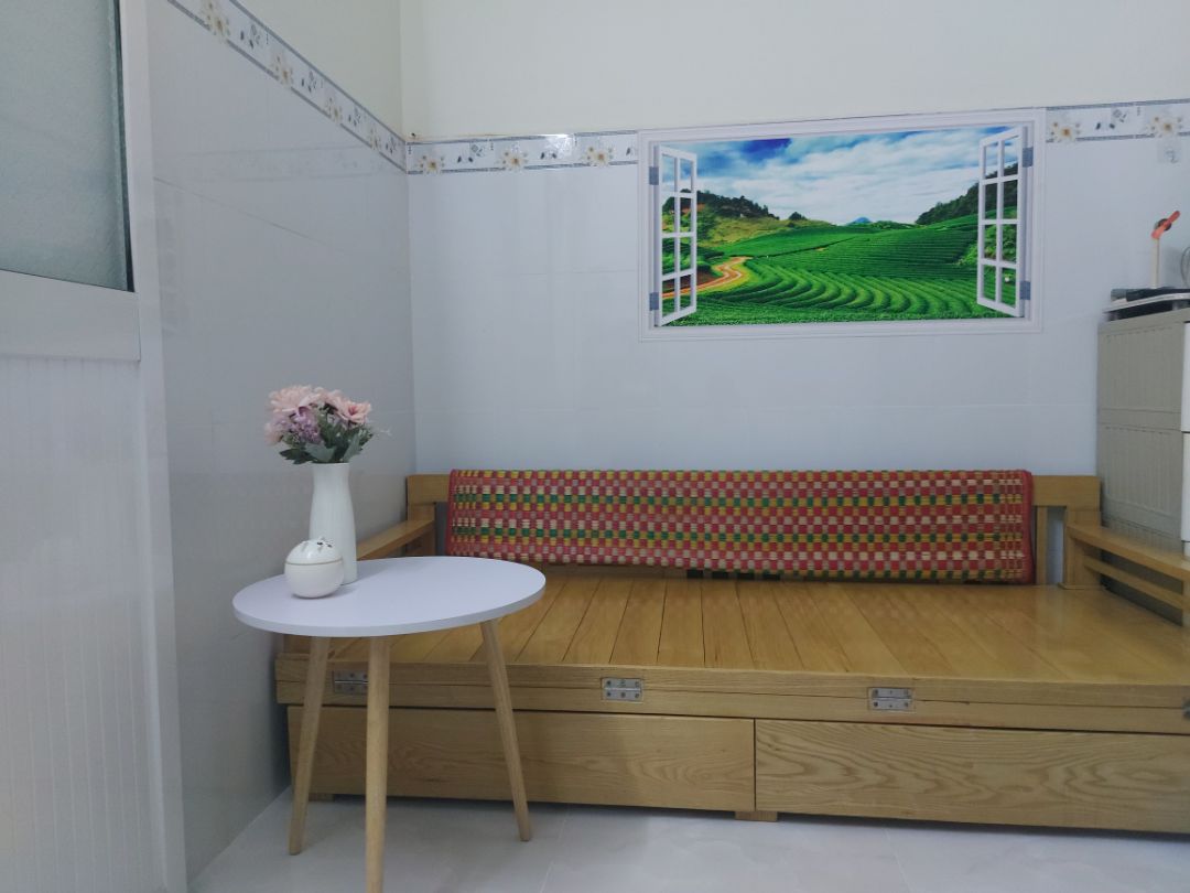Bàn rất đẹp, đáng lẽ đánh 5 sao nhưng vì giận sốp TẠI SAO ĐẶT BÀN VÀNG MÀ GIAO BÀN TRẮNG dị sốp 😭😭😭, nó tức á
Cái j cũng trắng là bị ức chế gòy, tính tạo diểm nhấn mà sốp làm trớt quớt dị sốp Bàn rất đẹp, đáng lẽ đánh 5 sao nhưng vì giận sốp TẠI SAO ĐẶT BÀN VÀNG MÀ GIAO BÀN TRẮNG dị sốp 😭😭😭, nó tức á
Cái j cũng trắng là bị ức chế gòy, tính tạo diểm nhấn mà sốp làm trớt quớt dị sốp