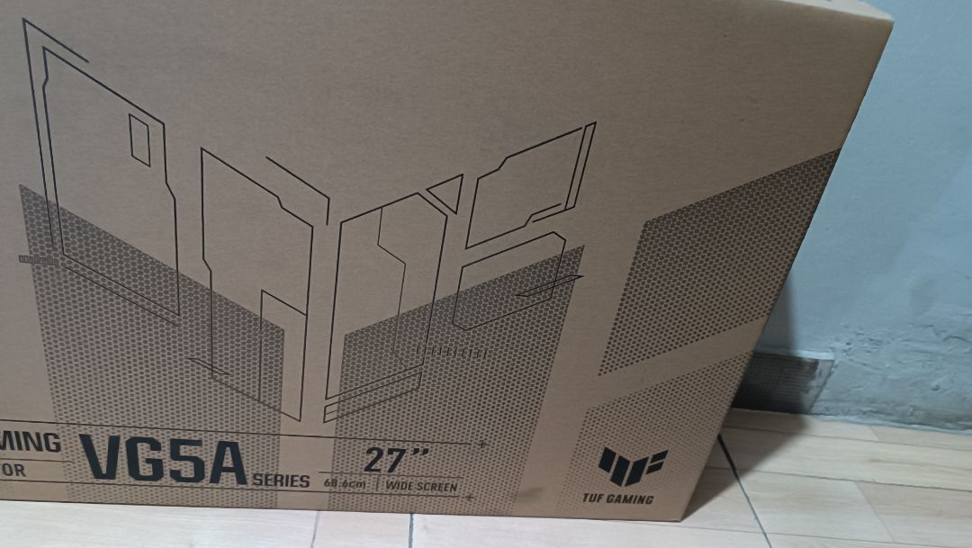 Màn hình tốt, màu đẹp nhưng chỉ kèm có dây hdmi không có dp-dp