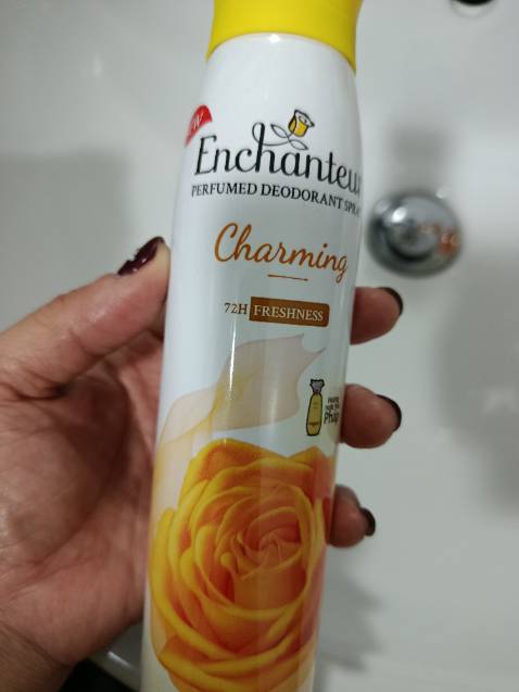 Sản phẩm đã từng sử dụng vì mùi lưu hương cuối là mùi phấn nhẹ.