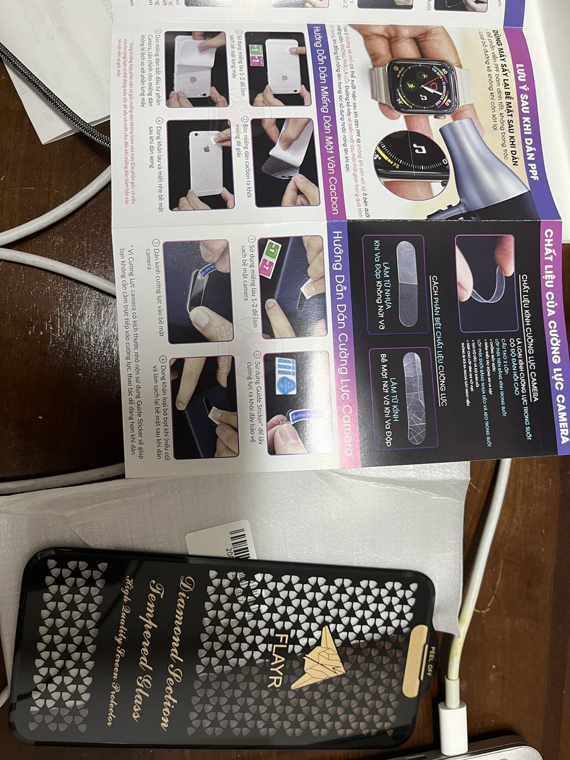 Shop giao hàng nhanh, đóng gói cẩn thận, còn tặng kèm quà nhỏ xinh nữa. Chất lượng tuyệt vời, nên mua nha các bạn