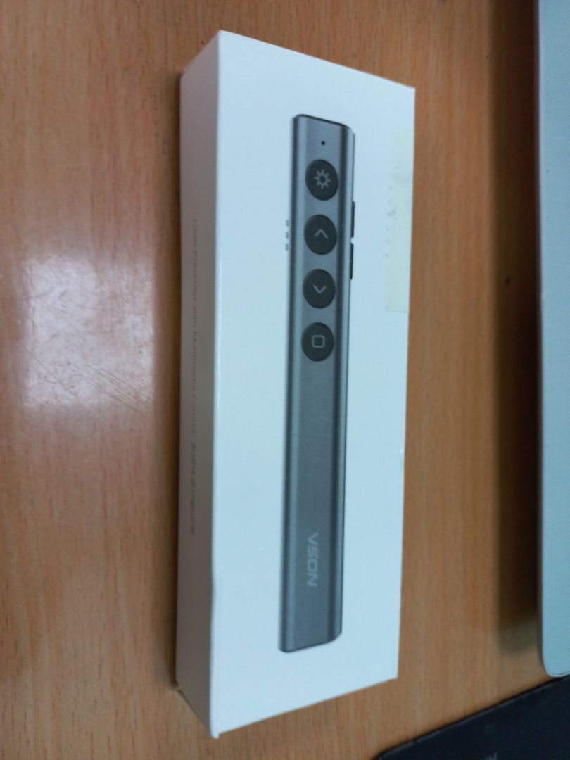 Giao hàng nhanh, bút lắp pin vào là chạy luôn. Tương thích với Microsoft Office. *** đủ chức năng, đèn laze sáng, chiếu xa 10m trong môi trường văn phòng.