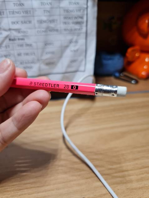 Vuêts rõ nét, ngòi mềm dễ viết, màu sắc nổi bật ,bắt mắt, bé thích lắm