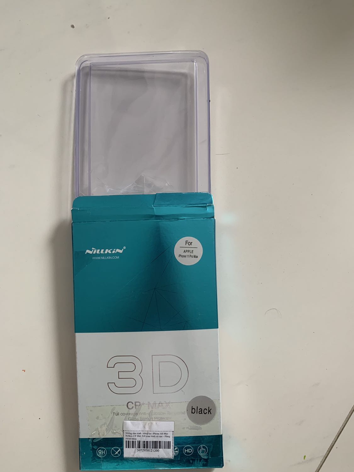 Hẹn giao hàng ngày thứ Hai, 03/08/2020; đến thứ Bảy, 08/08/2020 mới giao. Mở hộp ra, bên trong không có hộp không, không có miếng cường lực. Đề nghị shop kiểm tra kỹ trước khi giao cho khách và đổi lại.