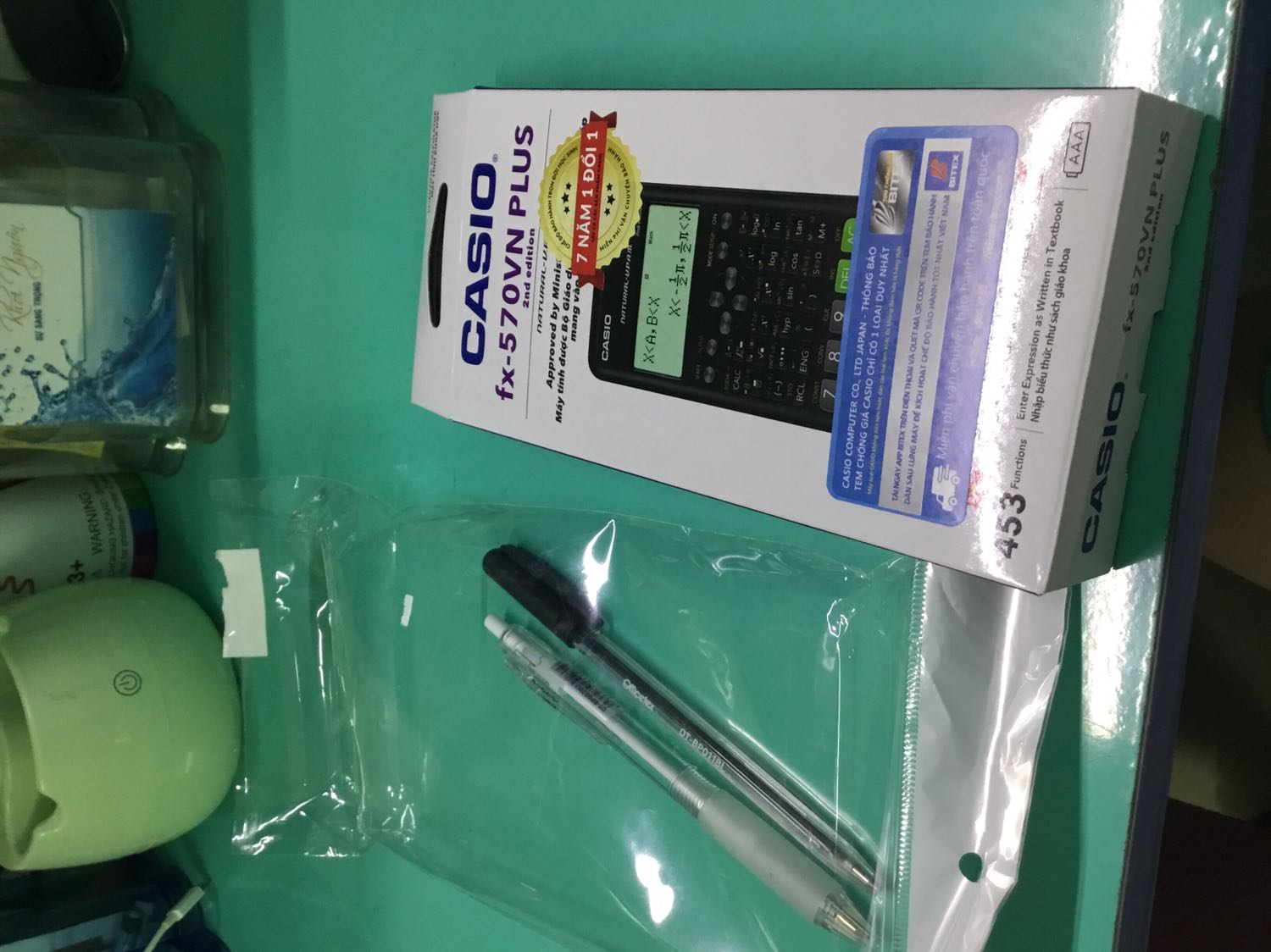 Rất ưng ý , giao hàng rất sớm ,chất lượng tốt , còn tặng 2 cây viết nữa. Hướng dẫn trên nắp bằng tiếng Việt nên rất dễ hiểu ,còn có tem bảo hành nữa nói chung là pheeeeeeeeee