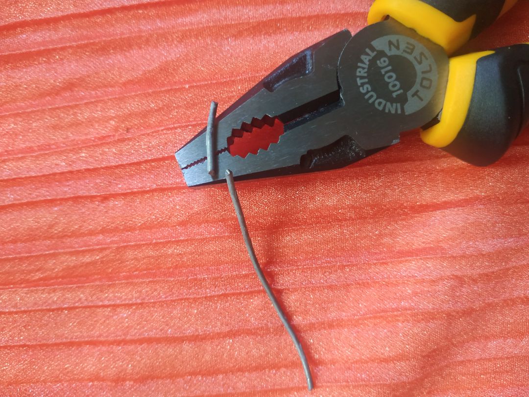 Sản phẩm chất lượng. Cầm chắc tay, thao tác thoải mái, cắt "ngọt", không cần dùng quá nhiều lực. Shop đóng gói hàng kỹ, chuẩn bị hàng rất nhanh.