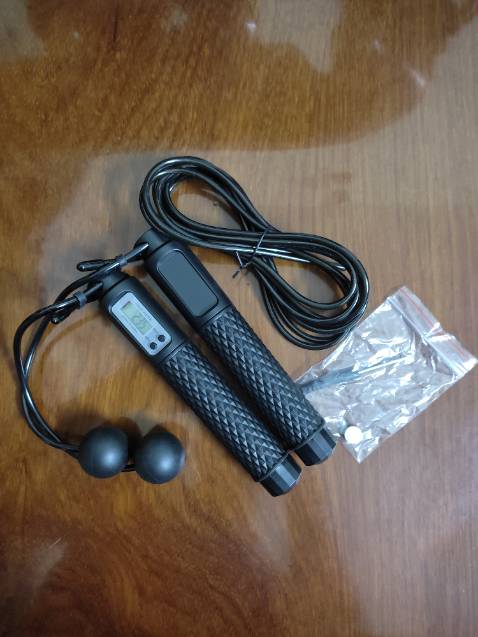 Đóng gói rất cẩn thận, dây cho cảm giác khá chắc chắn. Nhảy khá êm. Mình xin không đánh giá về độ chính xác hay độ bền của bảng thông tin nhé vì mình chưa biết ra sao.