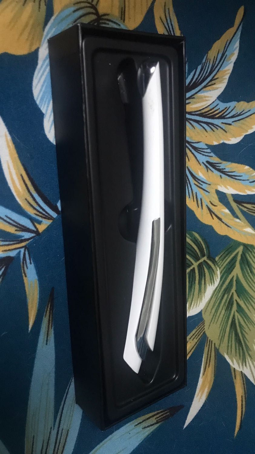 sản phẩm sử dụng tốt, mẫu mã đẹp sang trọng, bao vỏ hộp sản phẩm nhìn cũng rất cứng cáp chuyên nghiệp, nói chung là rất đáng tiền! sản phẩm sử dụng tốt, mẫu mã đẹp sang trọng, bao vỏ hộp sản phẩm nhìn cũng rất cứng cáp chuyên nghiệp, nói chung là rất đáng tiền!