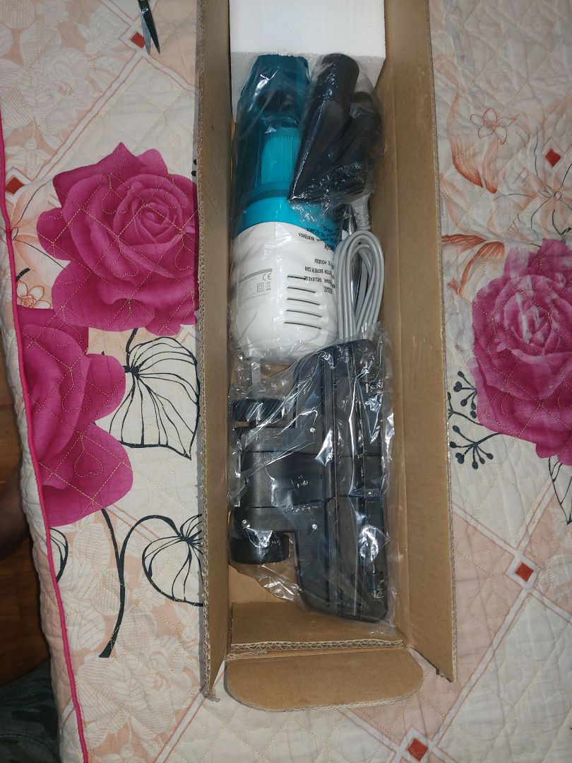 Trên cả Tuyệt vời. Săn được mã giảm giá ,giá rẻ 449k cả vẫn chuyển. Không còn gì hơn. Rất vui. Shop làm ăn uy tín bằng trời. Đóng gói rất đẹp. Giao hàng nhanh. Máy hút bụi giống như hình, đẹp, công suất 600w, mạnh như Võ Tòng. Về thử ngay. Nhà sạch như nhung.Rất ưng bụng , sẽ tiếp tục ủng hộ shop khi có nhu cầu. Mn nên mua.