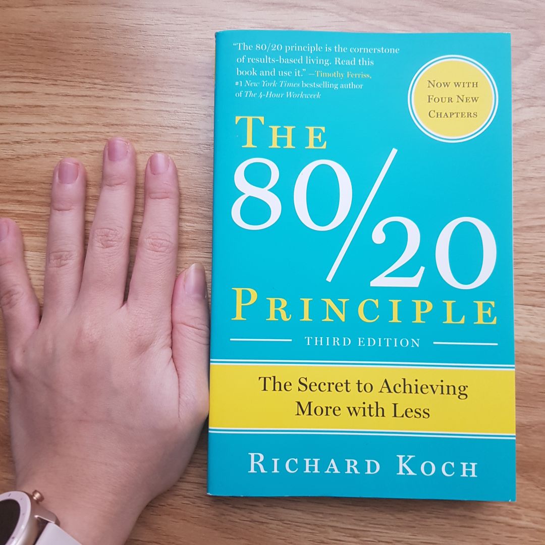 Chưa kịp đọc nhưng nhận xét về chất lượng bên ngoài là khổ sách khá to, mặc dù vẫn nhẹ làm mình phải đổi túi để xách đi :))