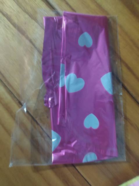 Shop đóng gói sản phẩm rất cẩn thận, bóng nhìn rất xinh, nên mua nha mọi người