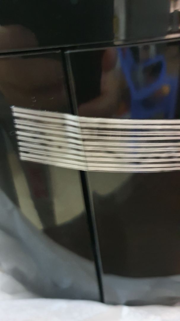 Nói về kiểu dáng, chất liệu sản phẩm quả thật phillip xứng đáng với giá tiền. sản phẩm rất chất lượng. so với các sản phẩm khác Philip vượt trội vì có khay lót riêng dễ vệ sinh. Tuy nhiên, so với các dòng sản phẩm khác loại nồi này hộp chưa k khít với nồi mà hở theo hình. Theo chủ cửa hàng thì dòng sp này đều hở. vì để thoát khí dễ dàng hơn. một số thông tin chia sẻ. Xin cám ơn Shop Cường Việt và Tiki đã hỗ trợ.