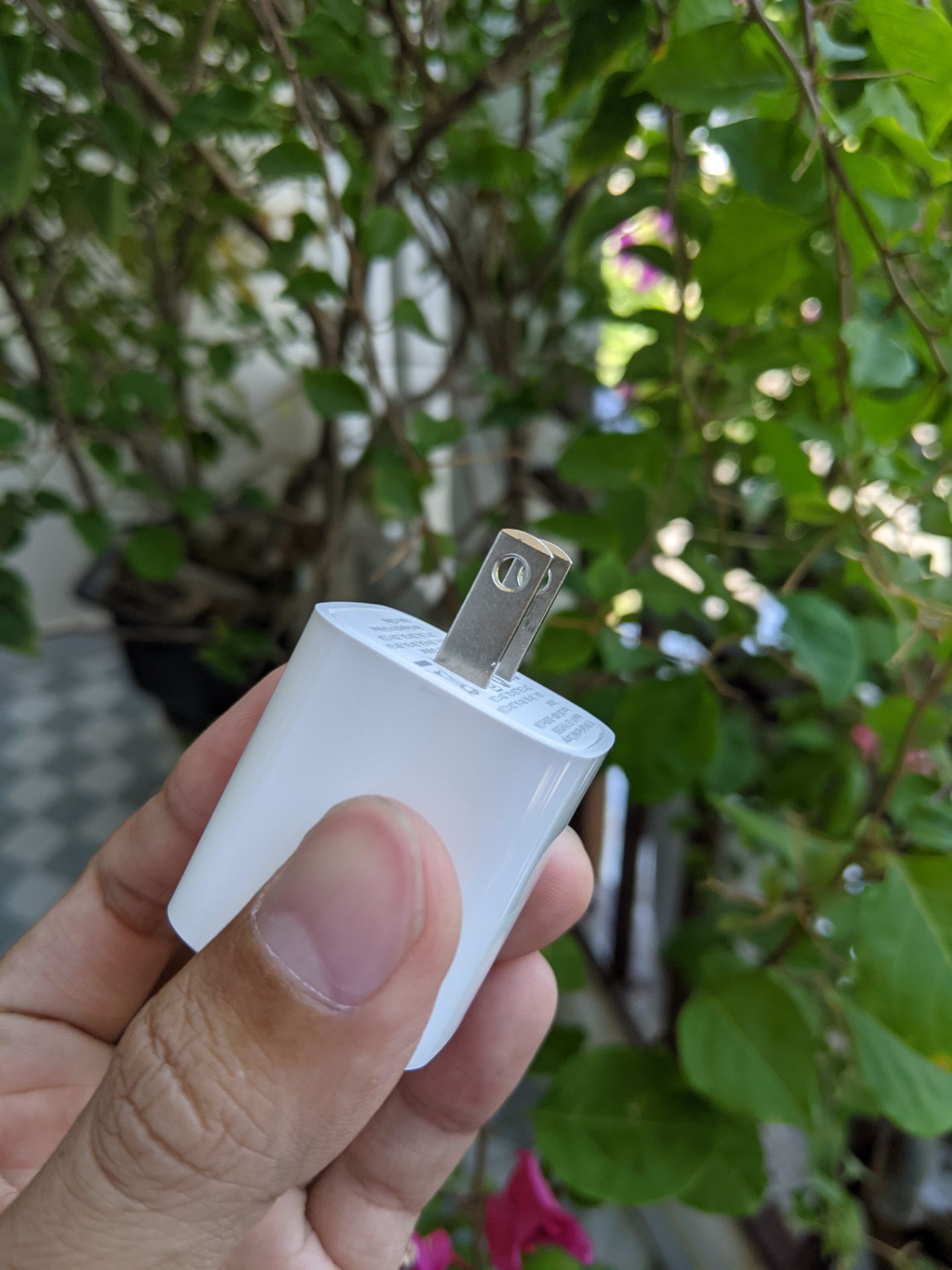 Củ sạc nhỏ gọn, cầm rất đầm tay, sạc đồng thời 2 thiết bị không nóng lắm. Có chia điện thông minh, cắm hết 2 cổng mà chỉ sạc 1 cổng thì vẫn max như thường. Choetech mãi đỉnh👍 Củ sạc nhỏ gọn, cầm rất đầm tay, sạc đồng thời 2 thiết bị không nóng lắm. Có chia điện thông minh, cắm hết 2 cổng mà chỉ sạc 1 cổng thì vẫn max như thường. Choetech mãi đỉnh👍