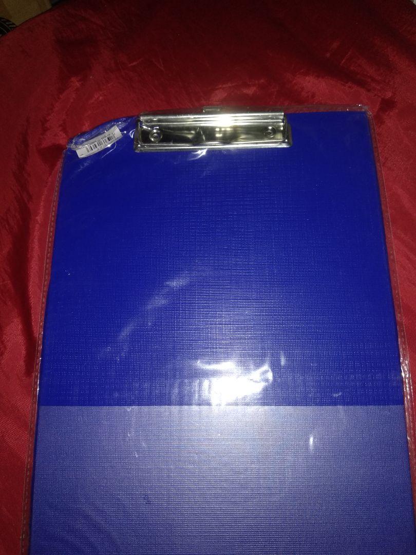 Bìa siêu xịn xò luôn. Phù hợp với trang giấy a4. Được bọc giấy kính nguyên seal. Cực kì hài lòng với sản phẩm. Giao hàng cực nhanh luôn mới đặt hôm qua hôm nay đã có.