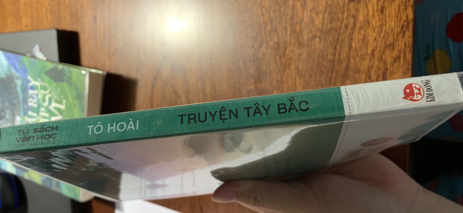 Sách đẹp, tiki bảo quản hàng rất tốt ạ, có điều có 1 vài trang in bị lỗi chắc do nhà sản xuất nhưng mà có thể bỏ qua ^^