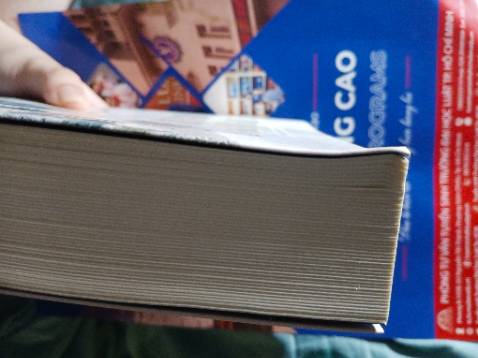 sách bị móp ở góc huhu 
bọc sốp cũng khá cẩn thận nhưng vẫn bị móp sách và vài vết hằn lên. 
Giao hàng nhanh. 
Sách hay