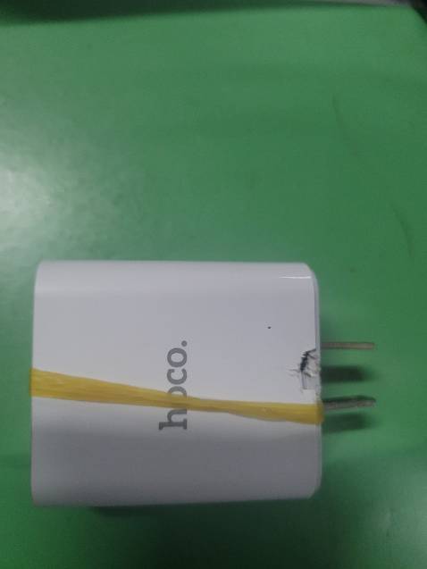 chưa được 2 ngày hư mất rồi .bị lệch nguồn tiếp điện ,phải tháo ra chỉnh lại, *** .