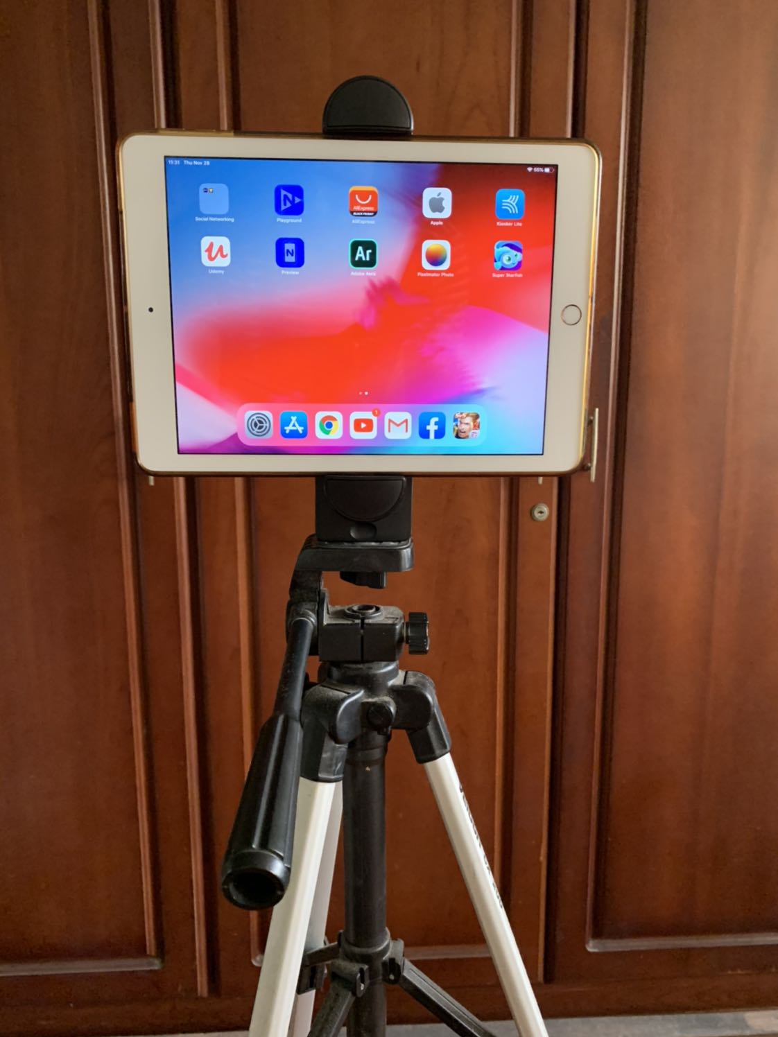 Sản phẩm kẹp được ipad 9.7 in
Các nút thao tác hơi cứng