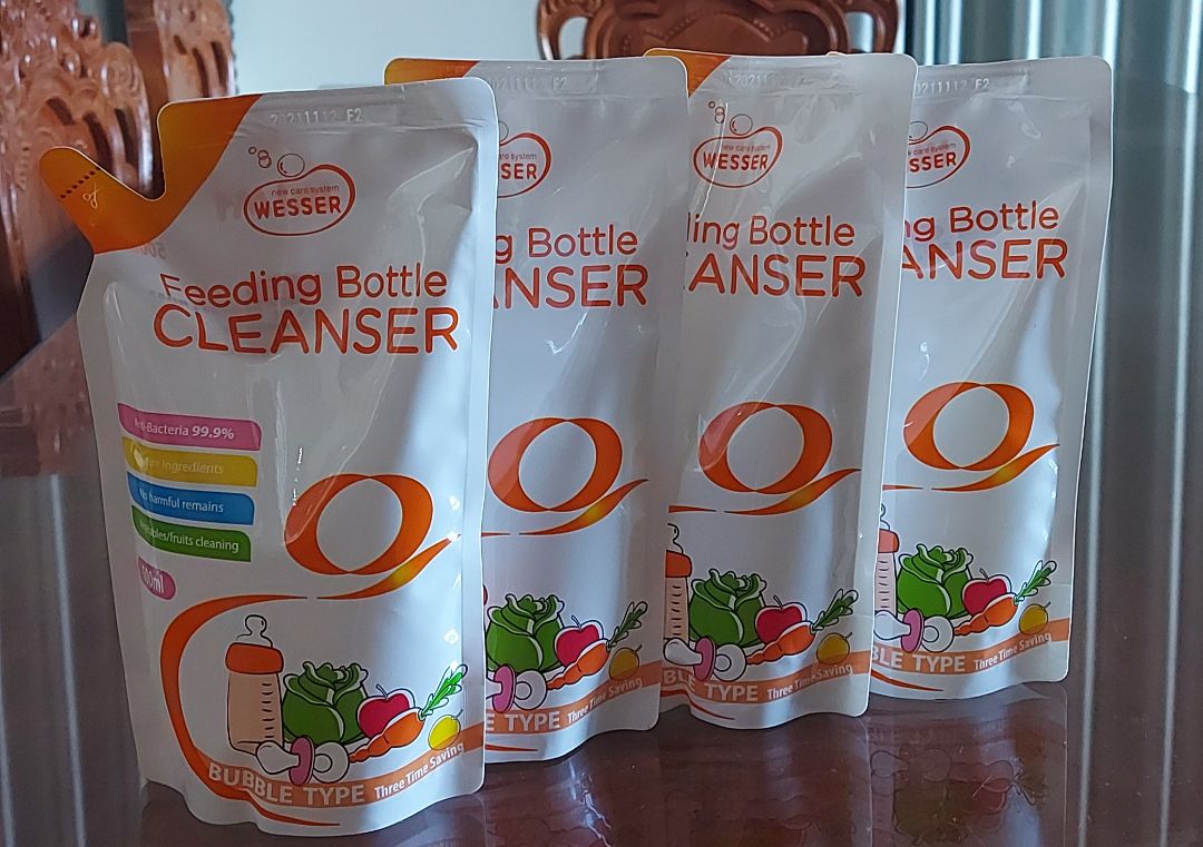 Lần đầu mua : sp đóng gói kĩ chắc chắn, nhìn bên ngoài giống sp m đang sd, hy vọng chất cũng giống và m tin là giống và ok ạ. Giá rẻ hơn ở shop và sthi ạ. Đáng để mua!
Lần 2 mua: bên góc phải túi k có tem tt nhập khẩu như lần đầu mà chỉ có tem lớn dán phía sau, nt hỏi shop thì đc tl như vậy. qc hay k m k biết nhưng khác mẫu shop đăng, khác mẫu bên ngoài thị trường thì hơi lo lắng hàng k chuẩn nên có phần hơi e dè khi sd.
cả 2 lần giao hàng đều chậm.