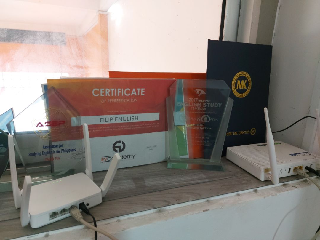 Sử dụng rất ổn, sau khi cắm dây mạng vào cổng WAN và nối trực tiếp vào modem chính thì chất lượng wifi tốt, mạnh, ổn định hơn so với modem chính của nhà mạng. Việc config cũng khá đơn giản.