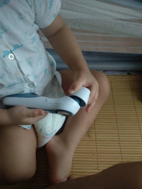 nhiệt kế đo nhanh, bắn cái ra kết quả luôn không như cái microlife cũ của mình mất 1 lúc. chế độ em bé và to nhiệt độ đồ vật và phòng chuẩn. có cái đầu đo tai nhưng chưa thử đưuọc