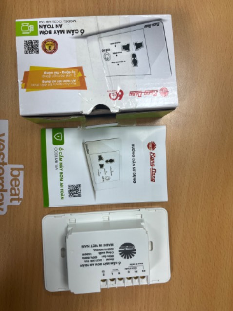 Thiết kế đẹp, hướng dẫn sử dụng rõ ràng, dễ hiểu.
Dễ lắp đặt do dùng kích thước tiêu chuẩn tương thích với ổ cắm gia dụng.

Người Việt dùn hàng Việt!