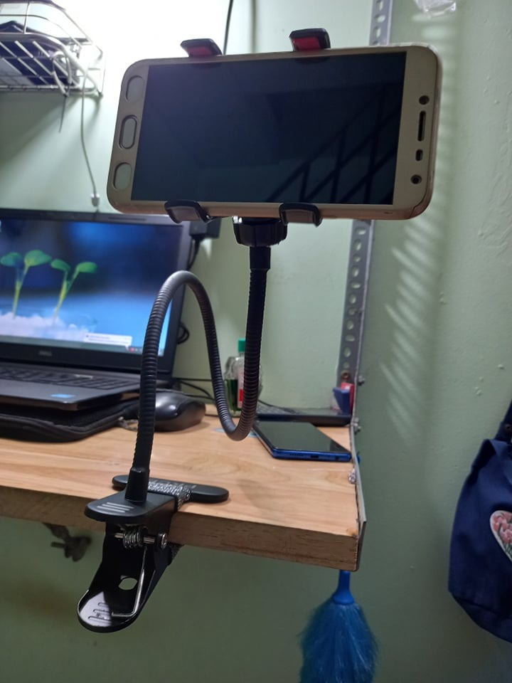 Hàng đẹp, chắc chắn, không bị xệ khi để điện thoại cao. Giao hàng nhanh không tưởng (chiều chủ nhật đặt là sáng thứ 2 đã có).
Cực kỳ hài lòng với sản phẩm.