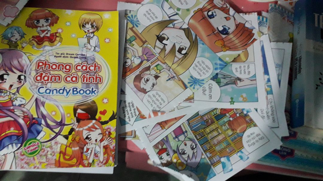 Mua sách mới trên tiki về dở ra đọc mỗi nơi một tờ. Ko chỉ 1 quyển mà mấy quyển rách vậy mình chỉ chụp hình 2 quyển lần này. Còn lần trước cũng rách tả tơi mình ko nói gì.