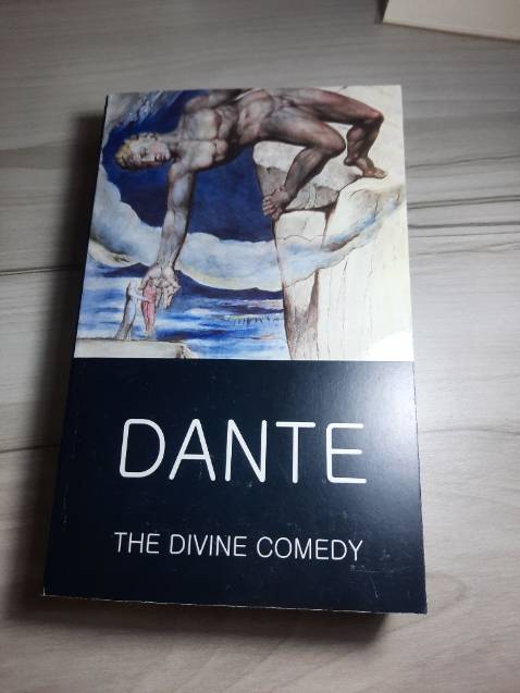 Sách đẹp may là không bị sao chứ xunhasaba không hề chống sốc gì hết. Nhưng có vết gãy bìa. Không có minh họa. Tạm chấp nhận