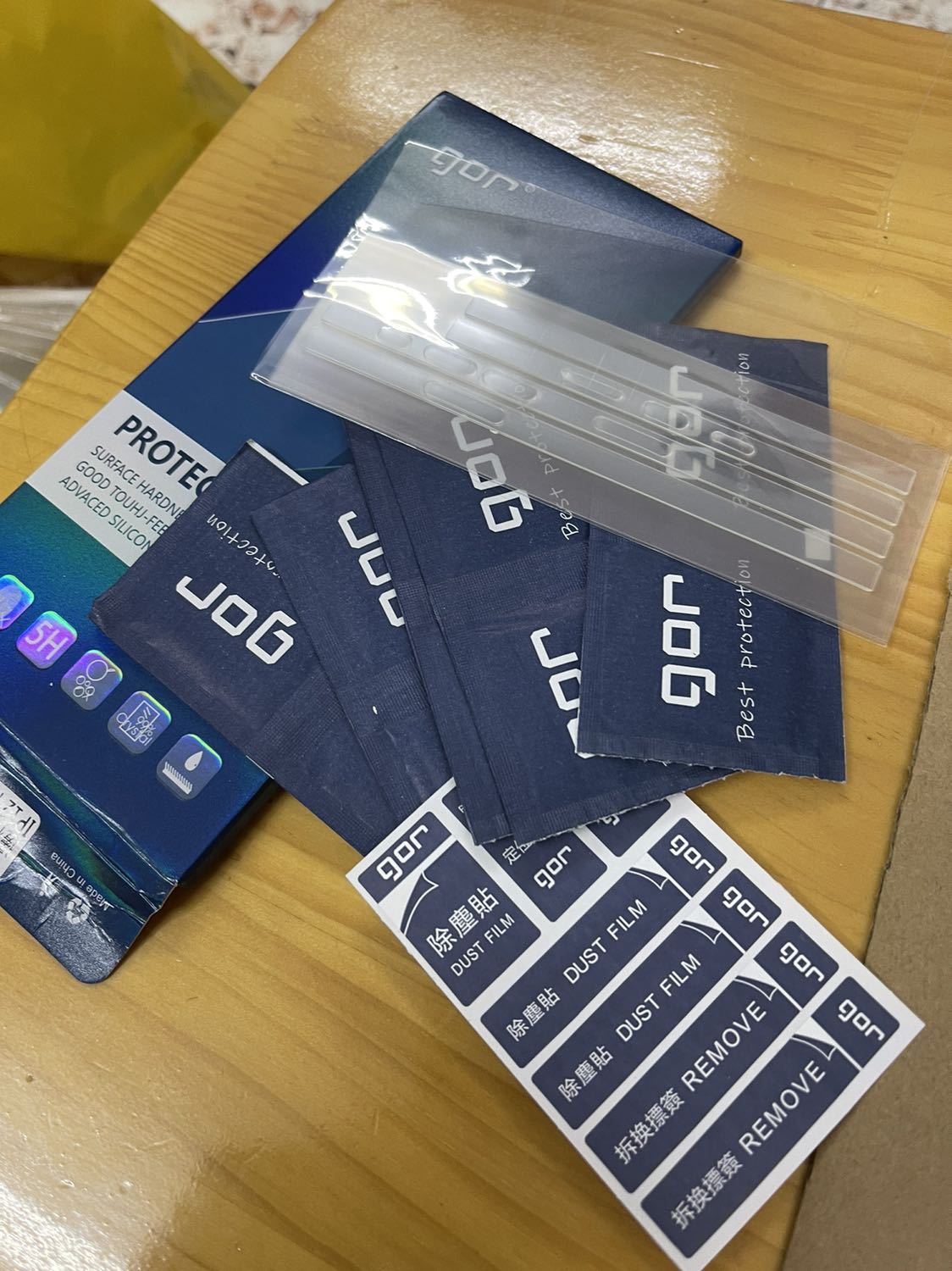 Sản phẩm chất lượng, đc hẳn 5 bộ, do ko khéo vẫn dán chưa đx nhưng cực kì thích sản phẩm nha