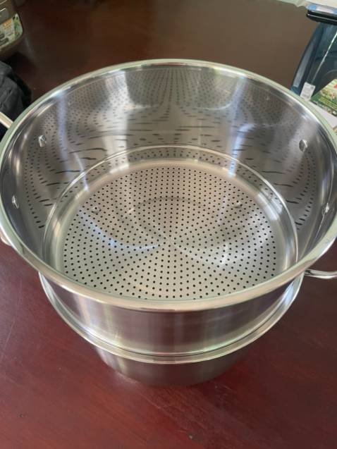 Nồi xửng hấp quá đẹp , chắc chắn , đáng đồng tiền .  Tiki giao hàng nhanh , nhân viên giao hàng vui vẻ , nhiệt tình ..