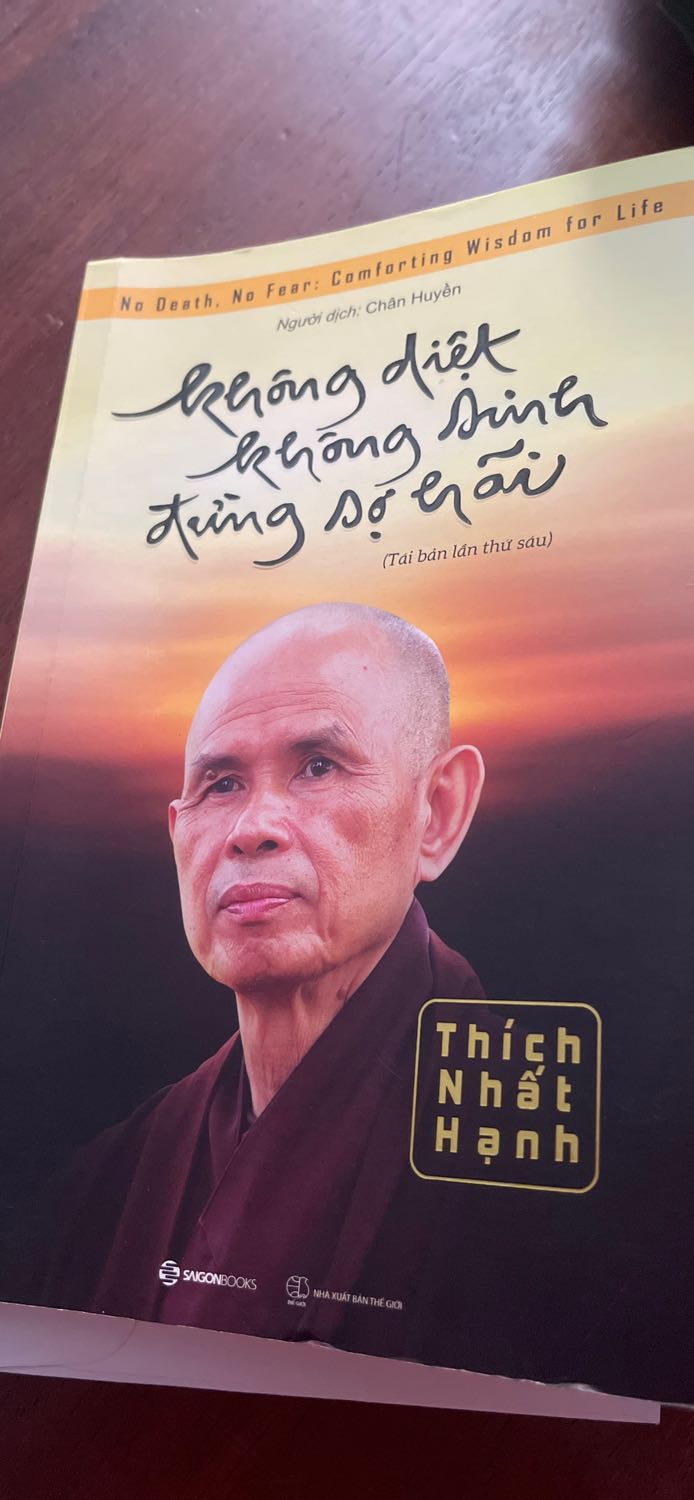 5* vì Tiki giao sách chất lượng 

Nội dung: kén ng đọc ạ. hơi khó hiểu & nhiều câu chuyện lặp lại. 
theo cá nhân mình thấy Tầm 35t tro lên đọc sẽ dễ hiểu hơn là 20 mấy tuổi như mình ♥️
và ng phật giáo đọc sẽ dễ hiểu hơn là có đạo vì nhiều yếu tố tôn giáo nên mìh hơi khó hiểu 
🥰🥰