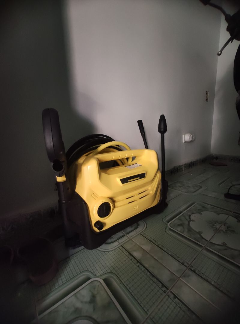 Nhận hàng vào một ngày giữa đại dịch, sau 2 tuần không giao nhận được thì hàng đã đến.
Lực nước mạnh, xịt bay rong rêu, rửa xe rất  chuẩn :D
Nhà phải có đường nước sẵn, đủ nước thì máy hoạt động rất tốt, khởi động thì tiếng hơi ồn, nhưng sau nạp đủ nước thì máy tự ngắt và chạy ngon Nhận hàng vào một ngày giữa đại dịch, sau 2 tuần không giao nhận được thì hàng đã đến.
Lực nước mạnh, xịt bay rong rêu, rửa xe rất  chuẩn :D
Nhà phải có đường nước sẵn, đủ nước thì máy hoạt động rất tốt, khởi động thì tiếng hơi ồn, nhưng sau nạp đủ nước thì máy tự ngắt và chạy ngon