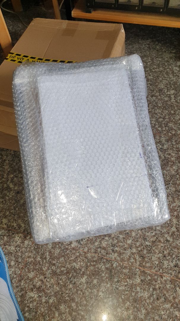 đóng gói tốt. chất lượng khung ảnh tốt. chưa có thời gian treo nên cũng chưa nói được gì nhiều