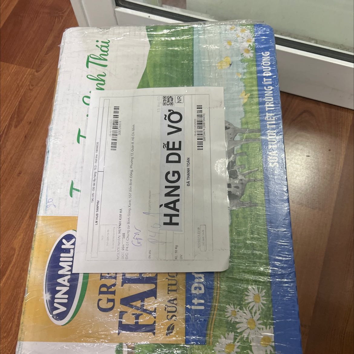 Sữa tốt, ít đường, uống không ngán. Tiki giao nhanh hơn dự kiến. Giá tốt !