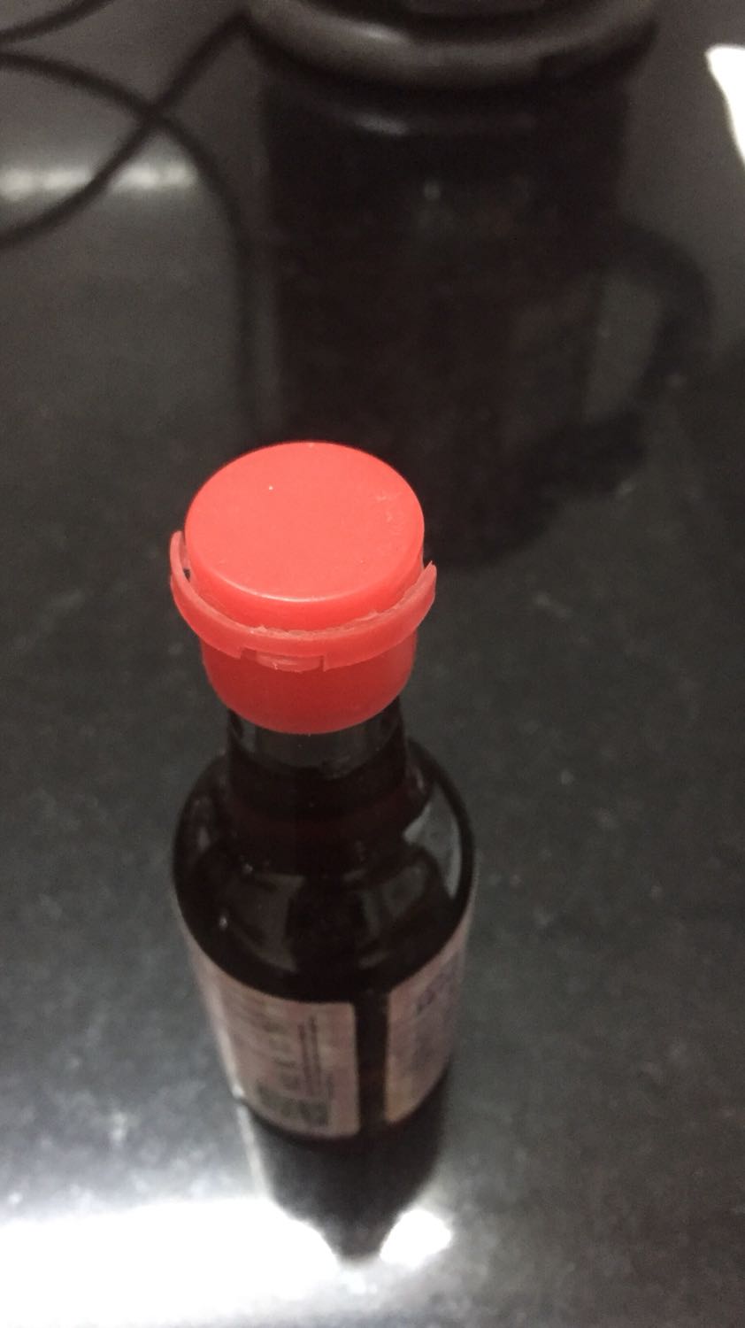 Mua 2 chai. 1 ok, 1 date cũ, ố bẩn Mua 2 chai. 1 ok, 1 date cũ, ố bẩn