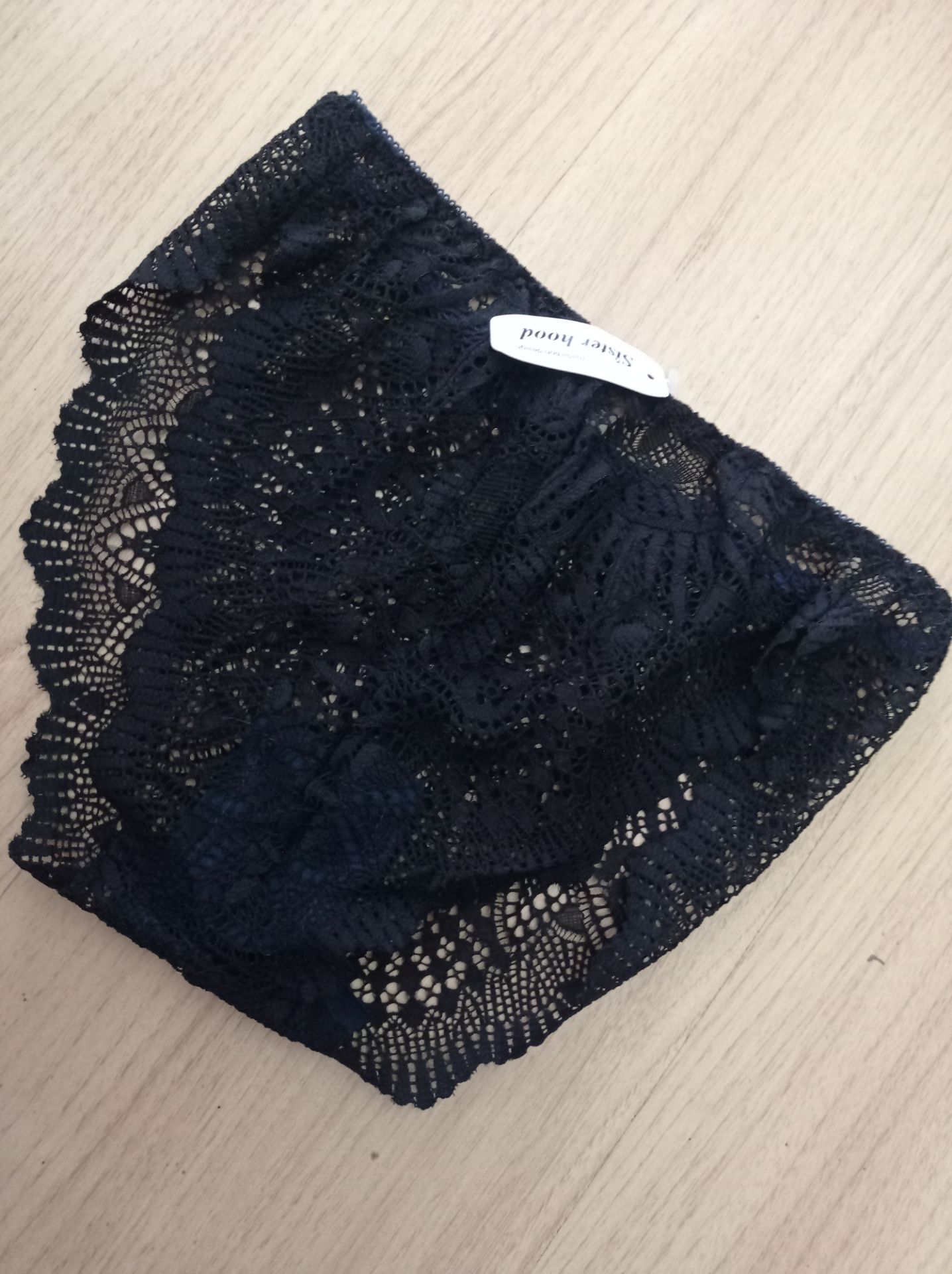 Quần đẹp lắm shop ạ, nhiều mẫu hoa ren, lên mình rất thích, sẽ quay lại ủng hộ shop, sp giá quá hợp lí luôn