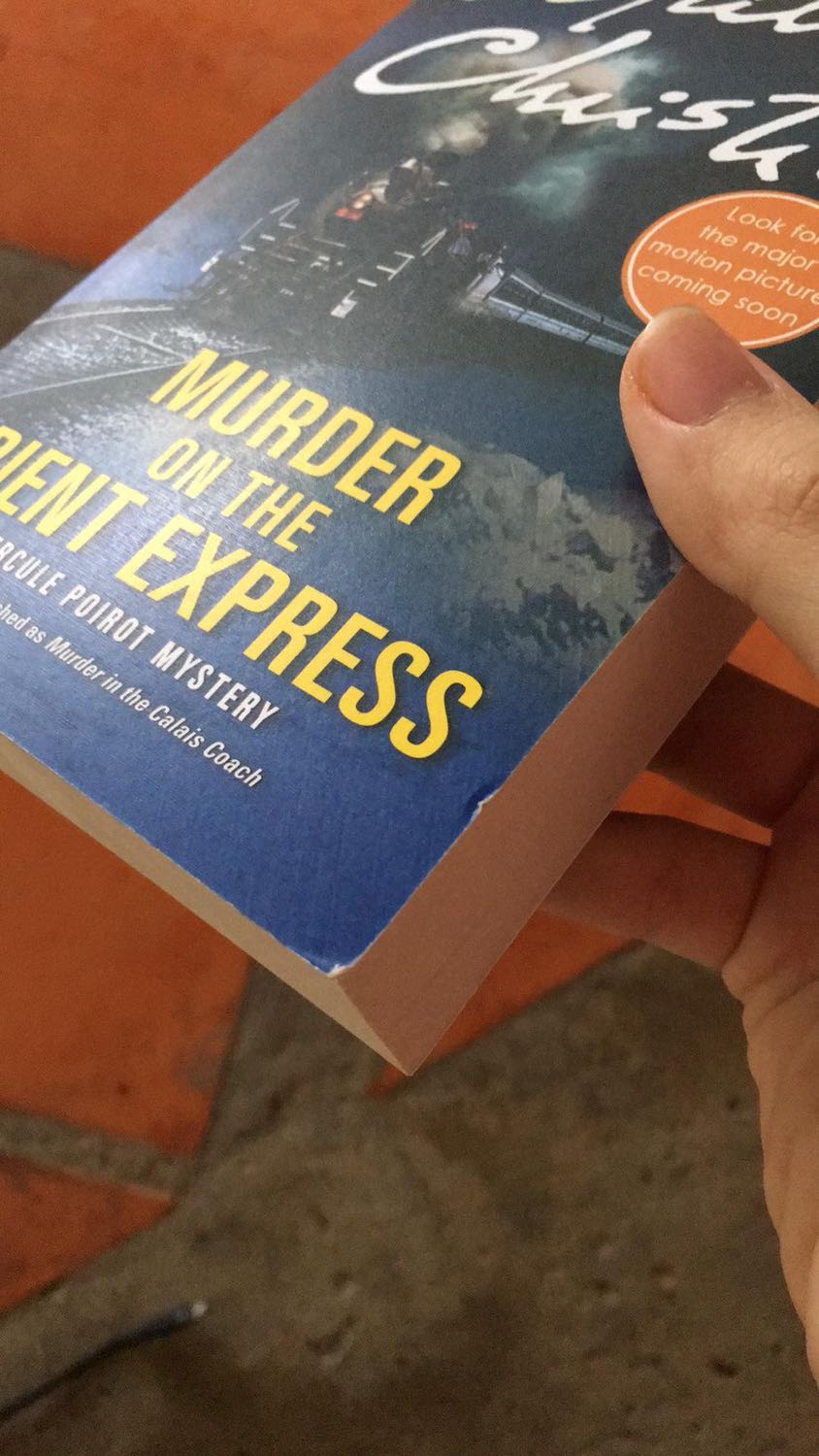 Sản phẩm không tốt, sách khi giao bị tróc ở các góc nhìn như là sách cũ vậy